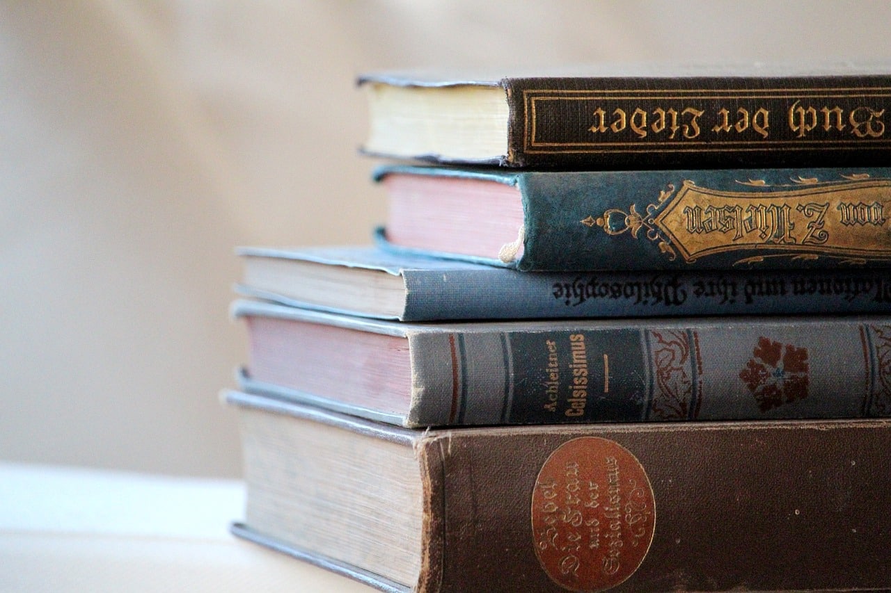 books-4305459_1280