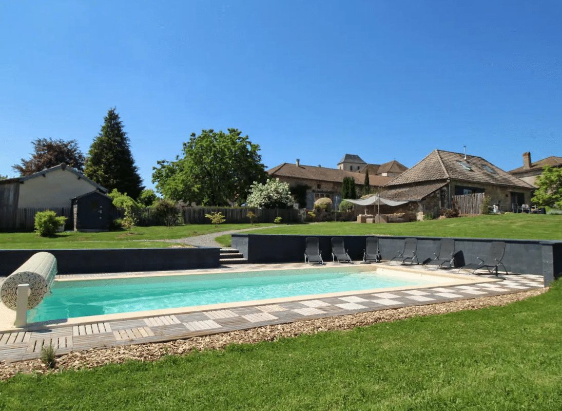piscine-gîte-unalhome-bussiere-galant