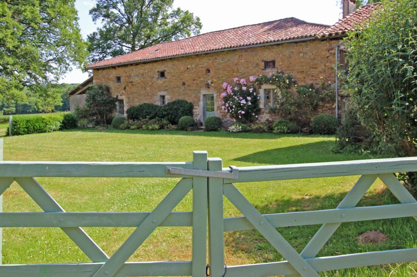 Gite" La Grange Neuve" à Champagnac La Riviere en Haute-Vienne, le chateau de Brie _1