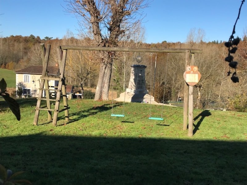 Aire de jeu Valeuil