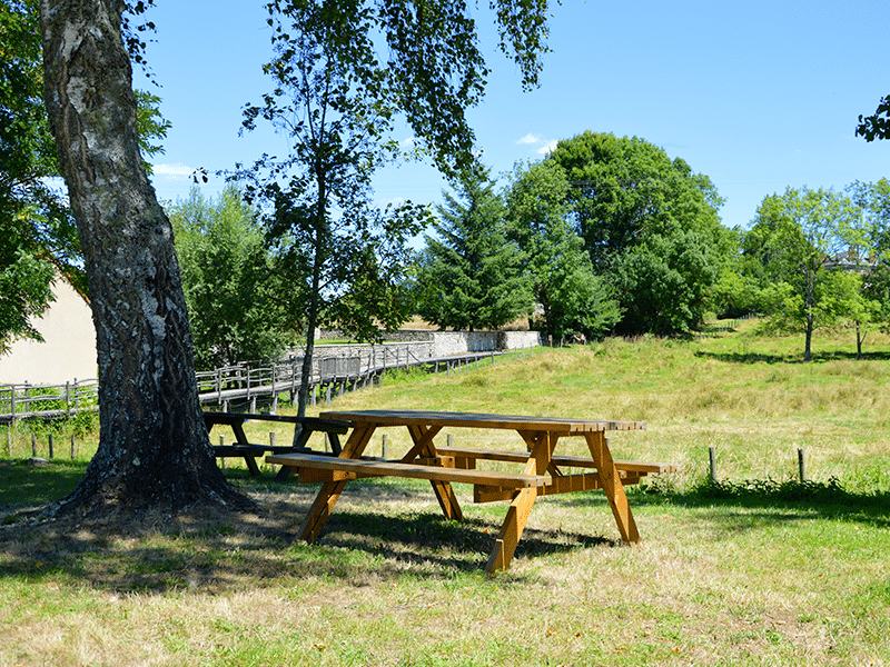 aire-de-pique-nique-rilhac-lastours