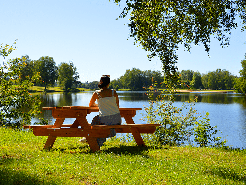 aire-de-pique-nique-saint-hilaire-les-places