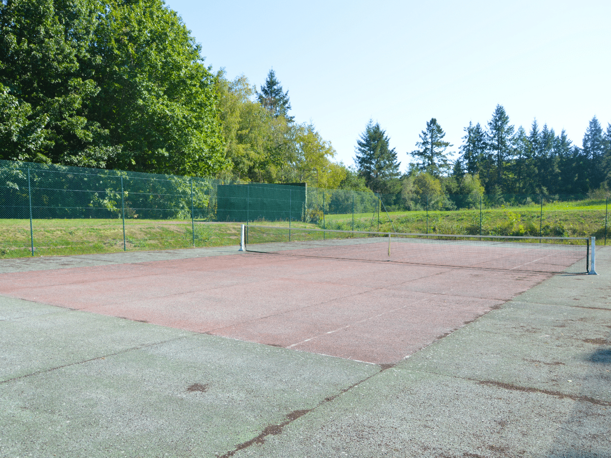 Court de tennis à Flavignac
