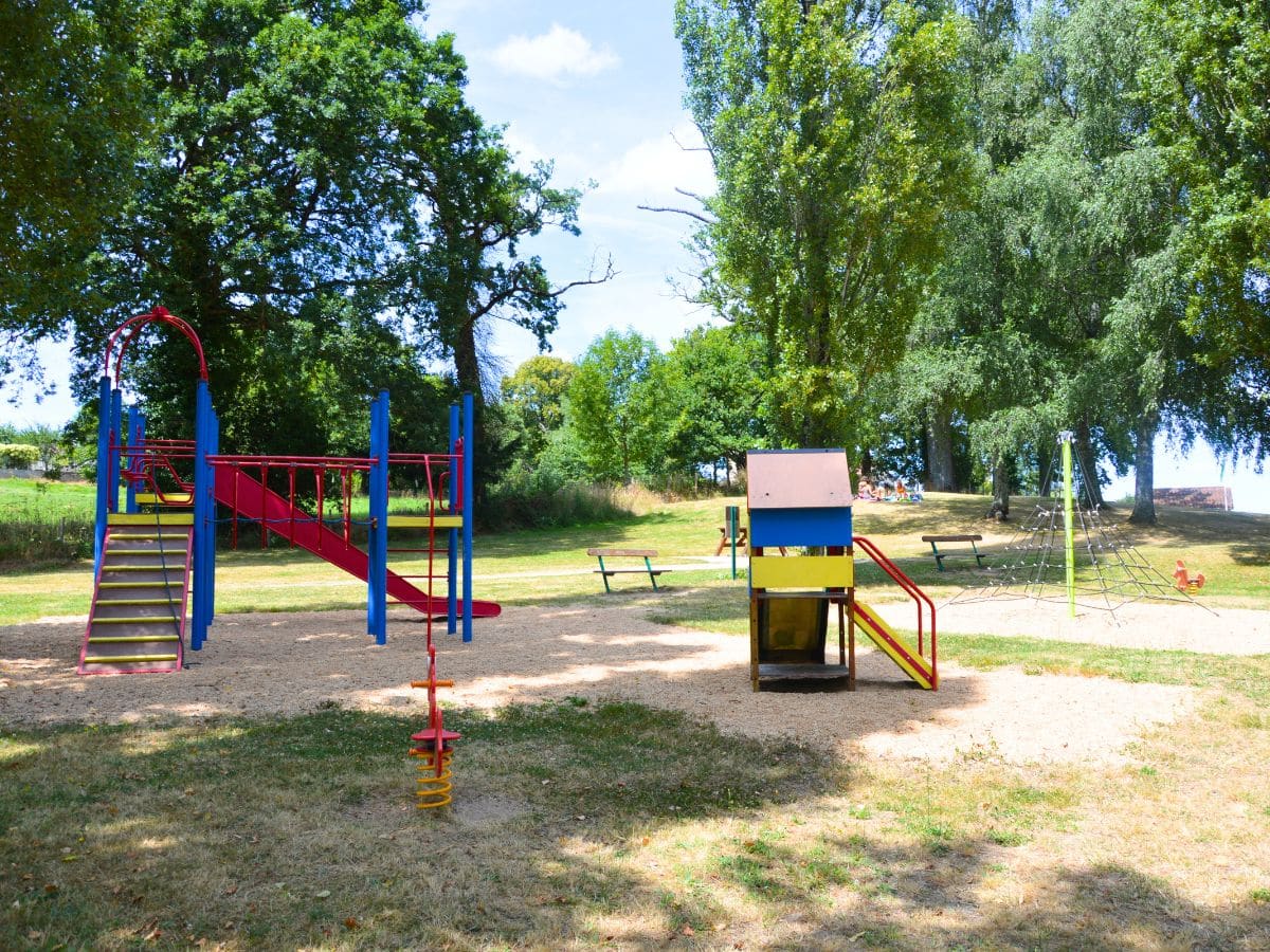 Aire de jeux pour enfants - Flavignac