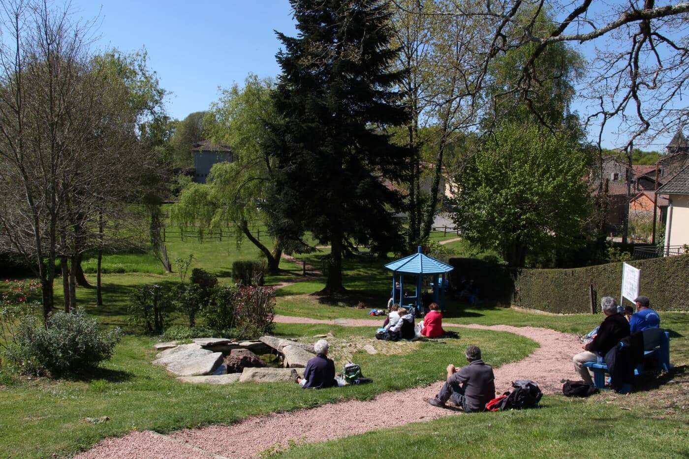 aire de pique-nique  . Source de la Charente : Chéronnac_1