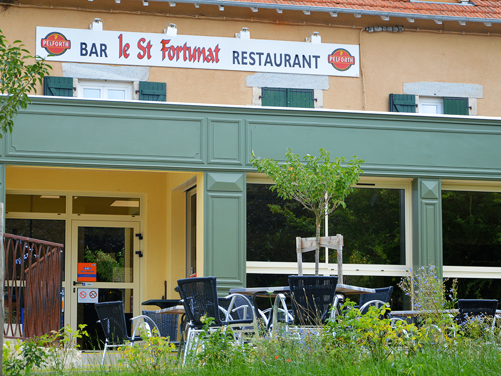 façade-restaurant-le-saint-fortunat-flavignac_1