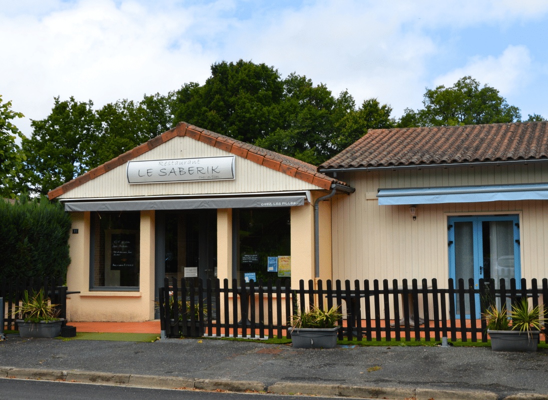 devanture-restaurant-le-saberik-pageas